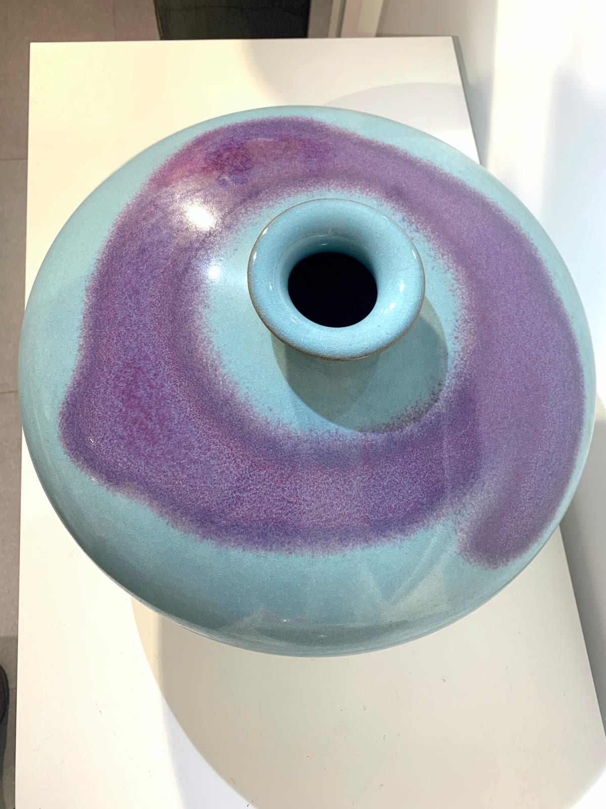 Stoneware with Blue Glaze and Purple Splashes Shoulder Vase, Jun Kilns liked, Song Dynasty Style Tsai Hsiao-fang contemporary ceramic art asian ceramic art asian porcelain art blue ceramic vase blue porcelaine vase art collection Art Yi gallery Brussels art gallery