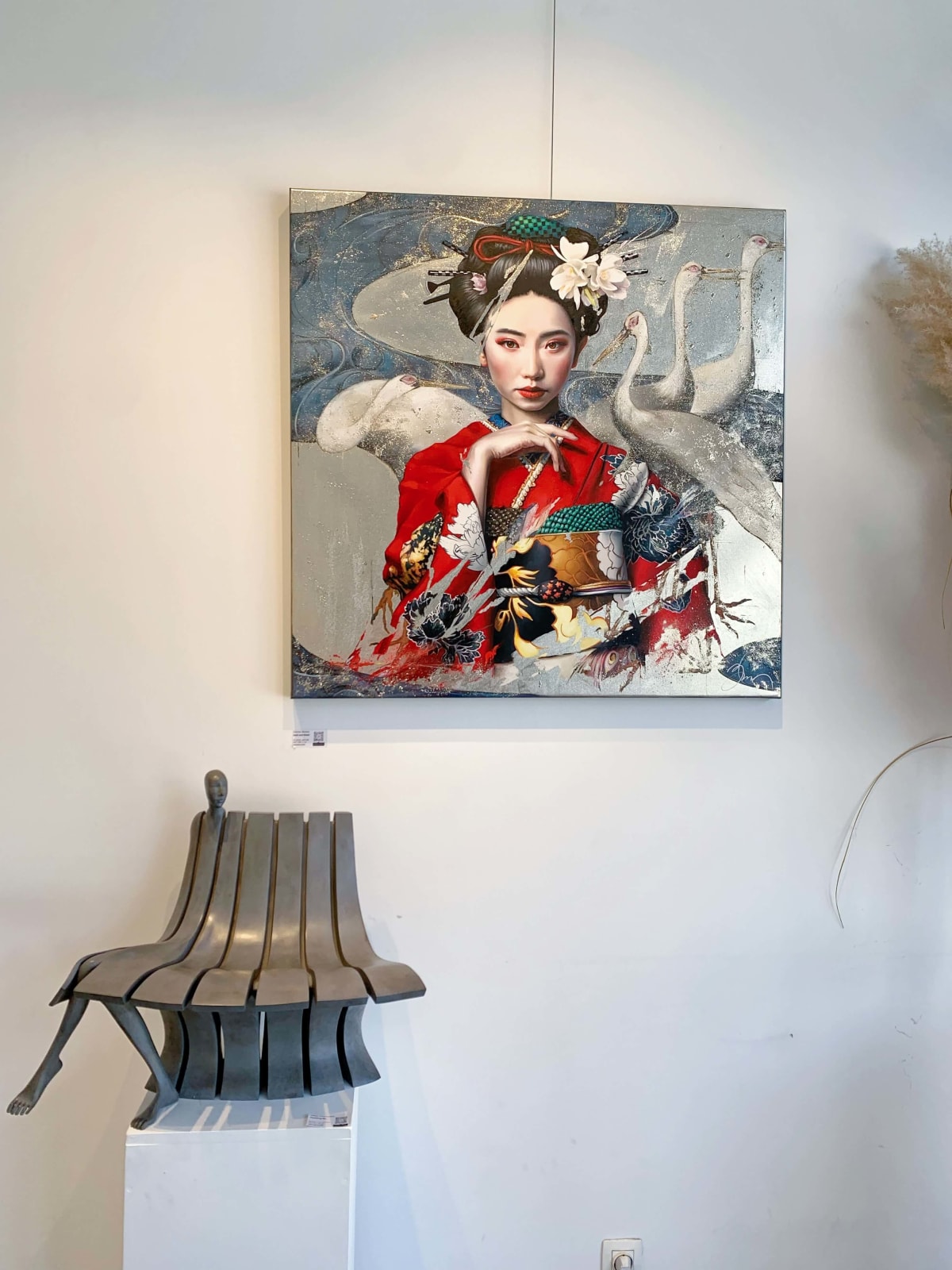 Or et eau Damien Bassez belle femme geisha japonaise en kimono peinture japonaise contemporaine de figuration Galerie Art Yi Galerie d'art de Bruxelles