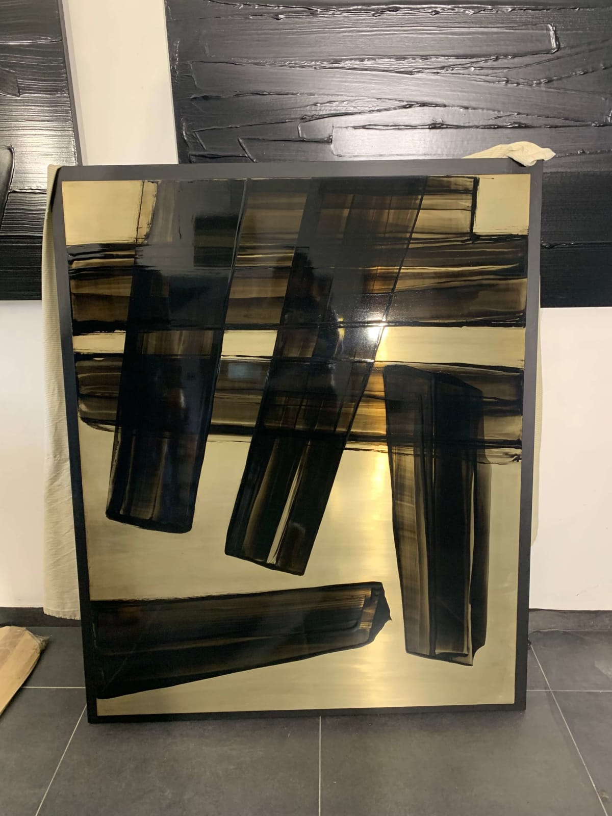 ALUMINOÏDE SUN Trap, Frédéric Halbreich abstrait laque acrylique peinture noir et or