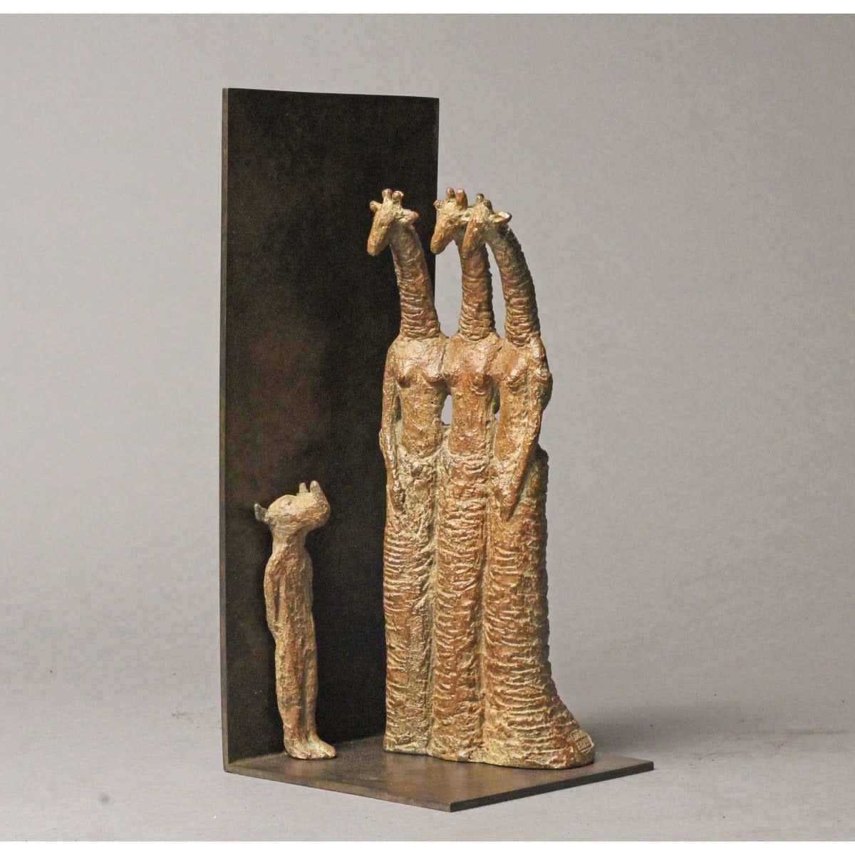 very shine Giraffe and rhino sculpture sophie verger contemporary bronze animal sculpture desk art decoration art yi brussels art gallery