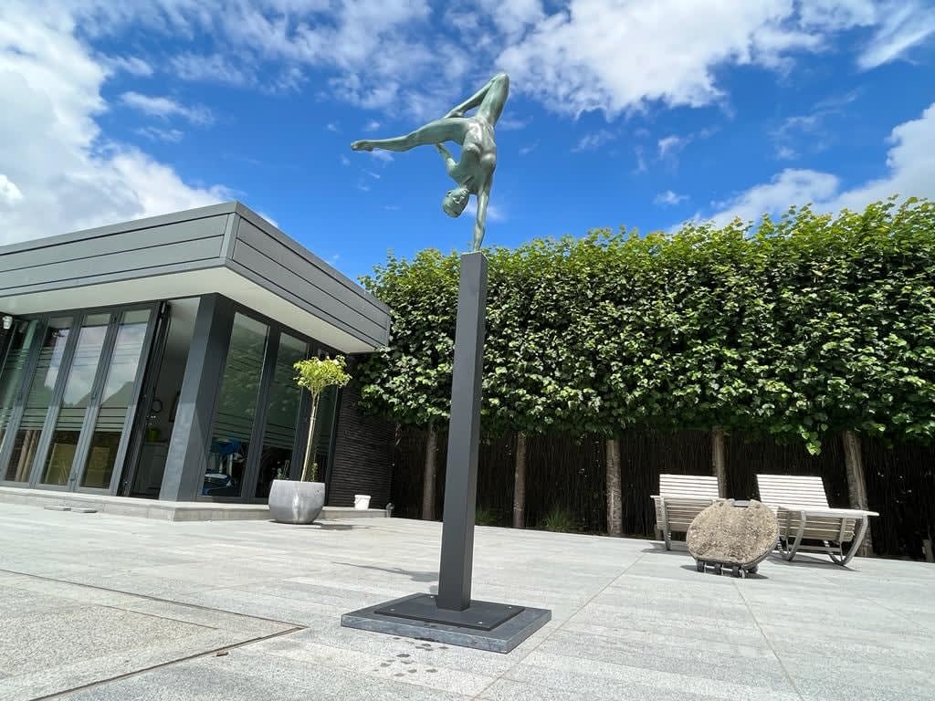 Free ways of being Marc de Corte dancing woman sculpture girl sculpture couple dance sculpture naked human sculpture garden sculpture bronze sculpture contemporary sculpture Art Yi gallery Brussels art gallery
