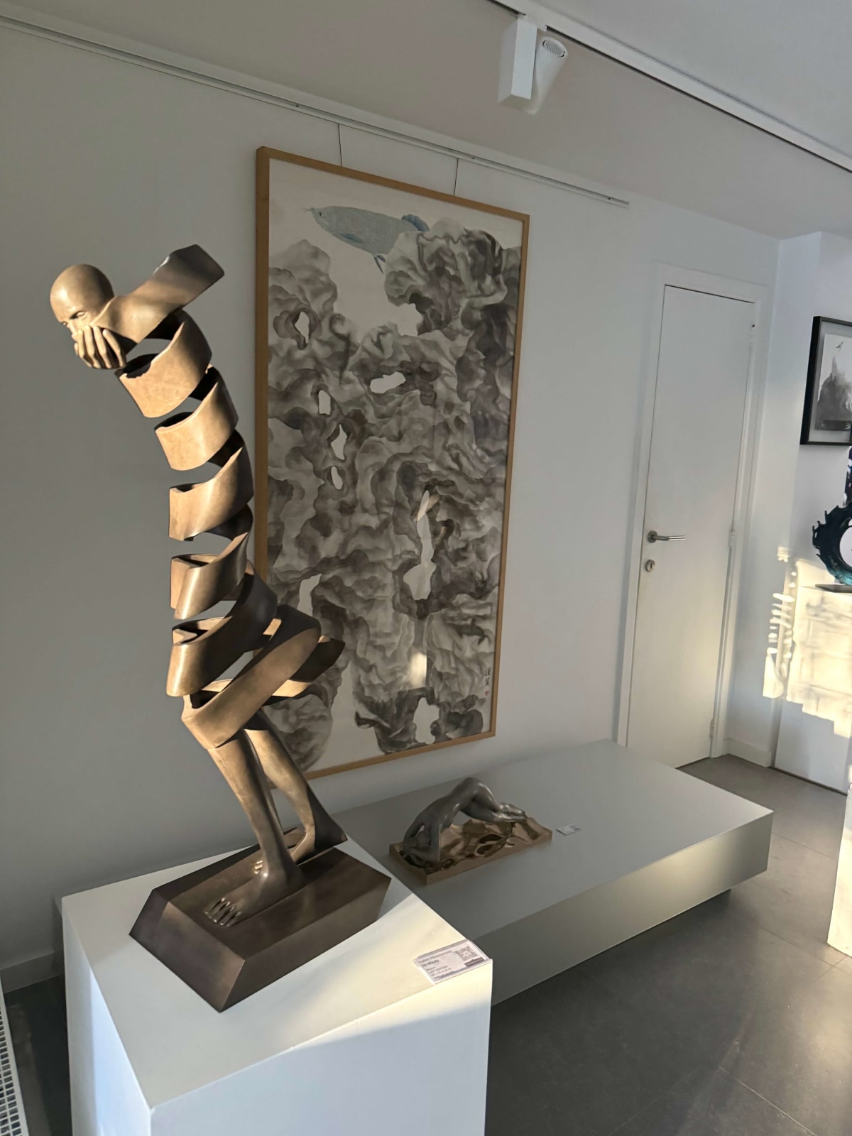 so windy wind sculpture contemporary sculpture Isabel Miramontes Art Yi gallery Brussels art gallery