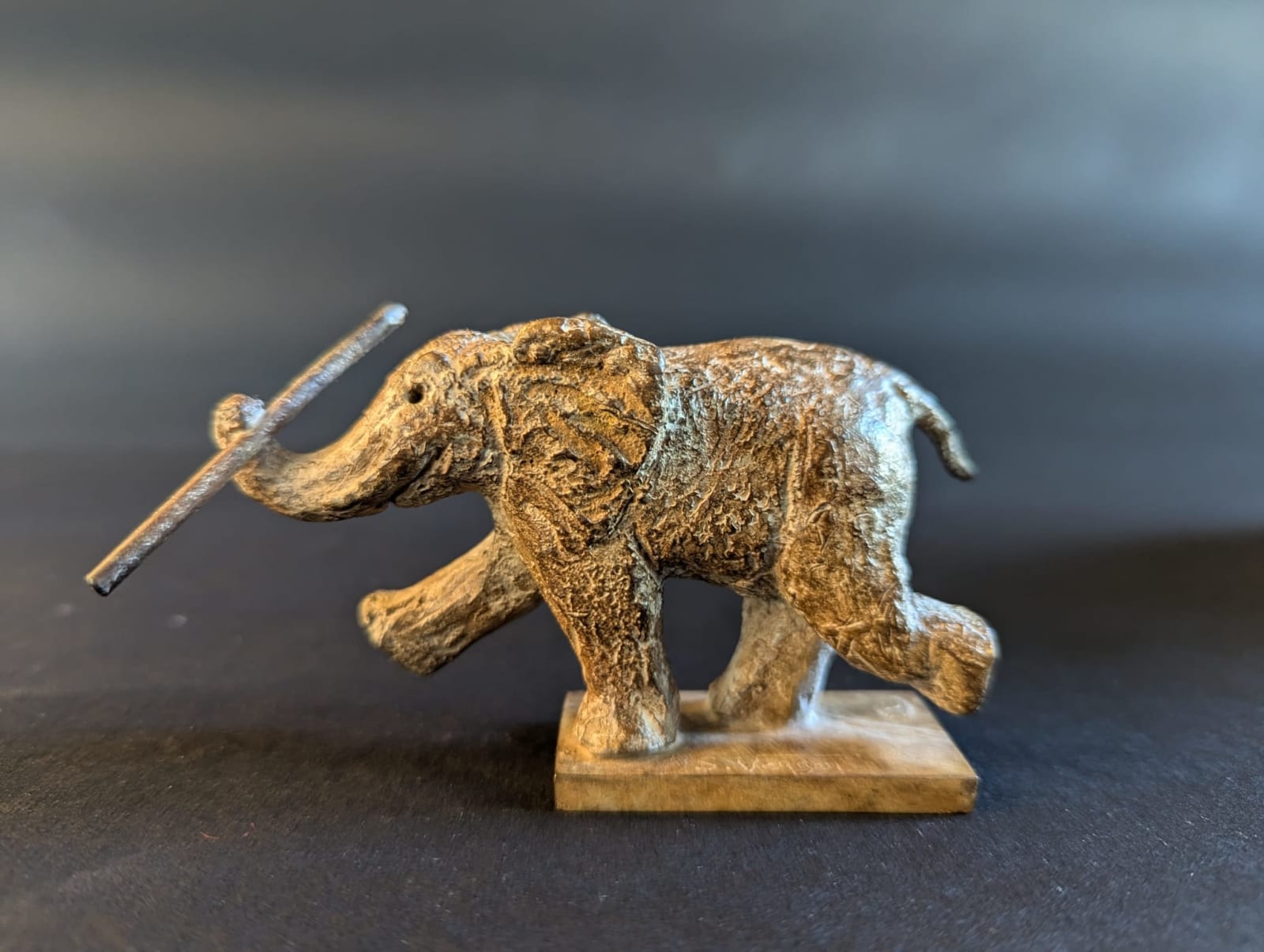 Forward elephant sculpture Sophie Verger lovely cute elephant playing and running bronze sculpture contemporary sculpture Art Yi gallery Brussels art gallery