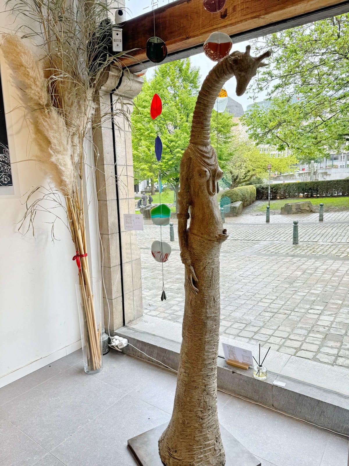 pregnant giraffe girl sculpture Sophie Verger giraffe sculpture animal sculpture garden sculpture garden art garden decoration and elephant sculpture Art Yi gallery Brussels art gallery