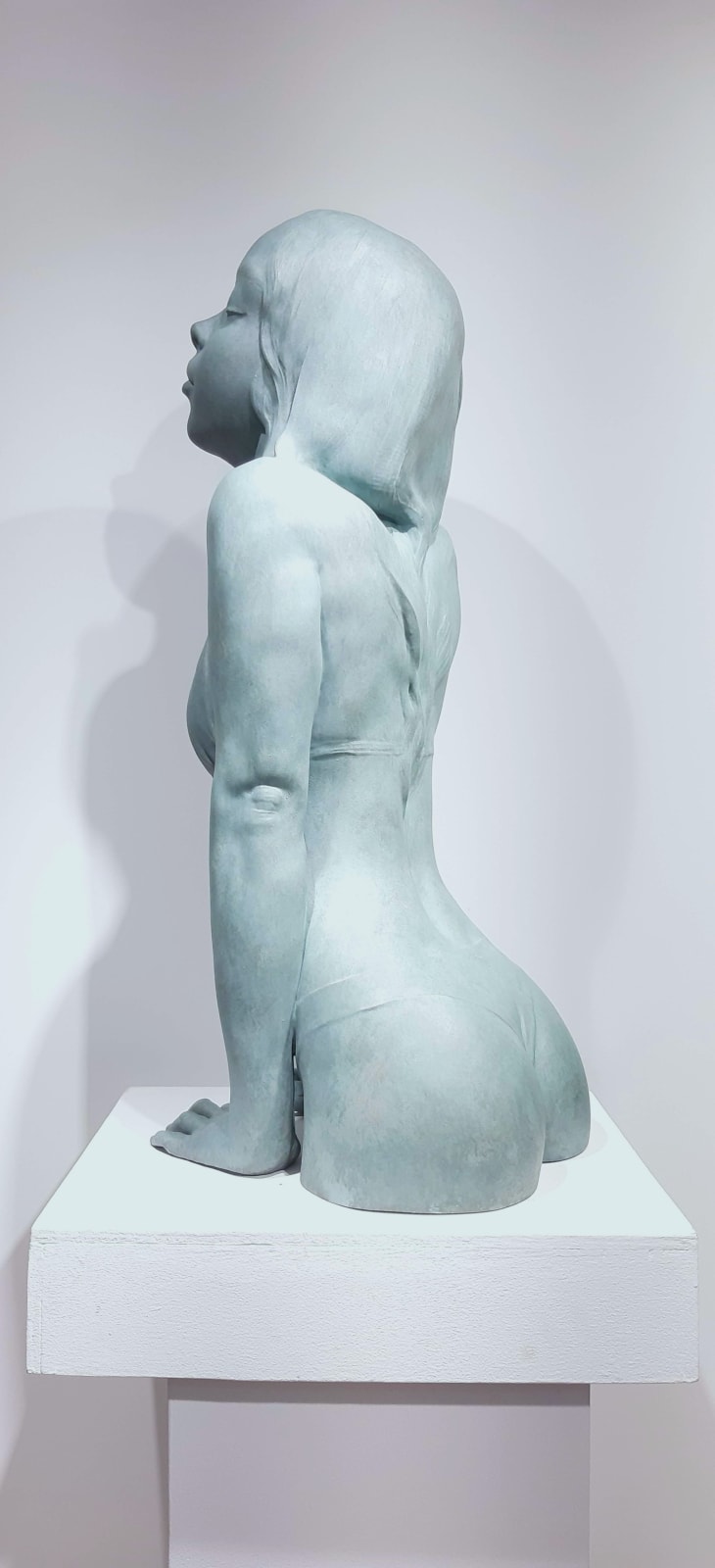 De manier waarop ik groei Marc de Corte zwemmende vrouw sculptuur zwem sculptuur zwemmeisje sculptuur sculptuur tuin sculptuur bronzen sculptuur hedendaagse sculptuur Kunst Yi galerie Brusselse kunstgalerie
