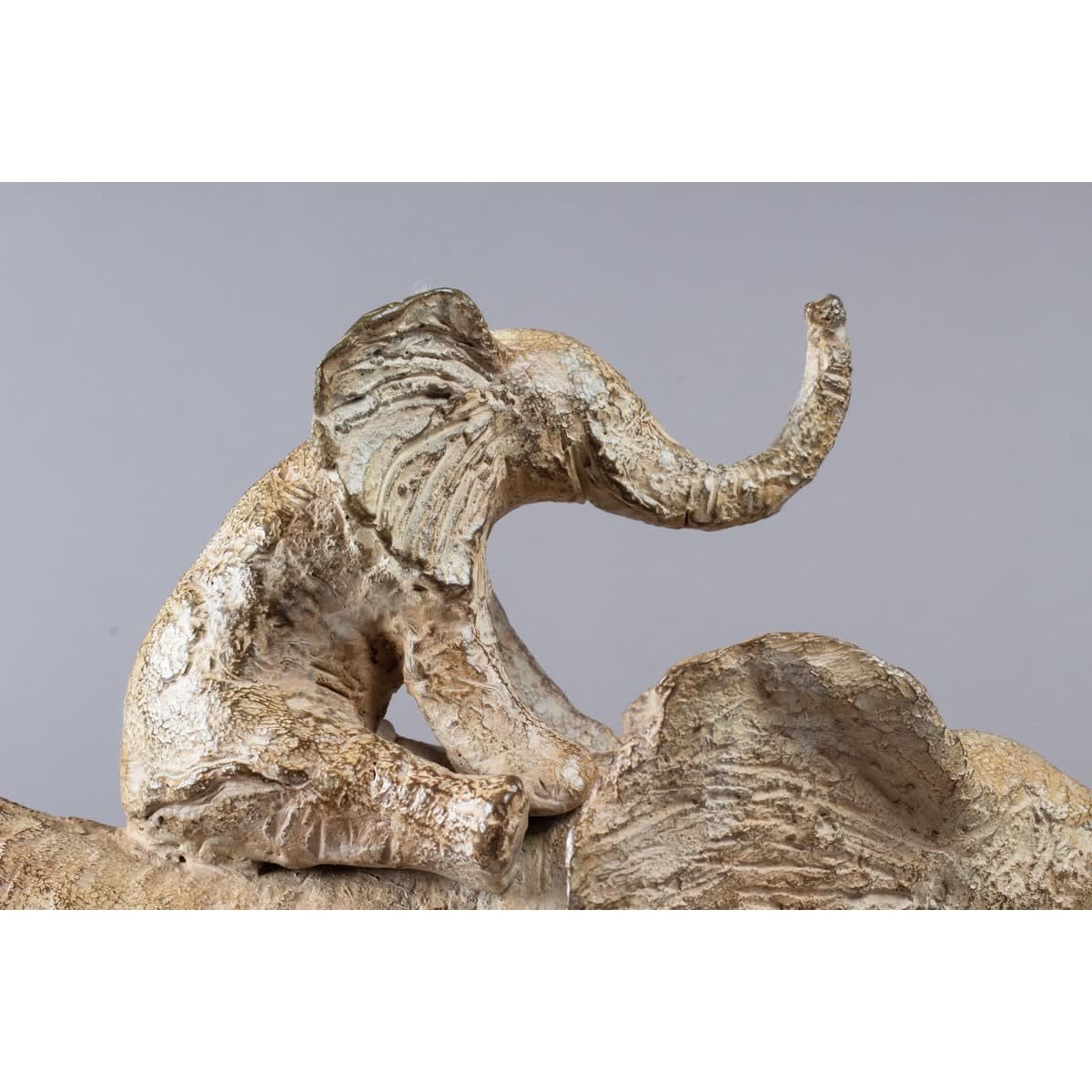 Sokatira and One More cute baby elephant playing with elephant contemporary bronze sculpture animal sculpture art interior design sophie verger Art Yi gallery Brussels art gallery
