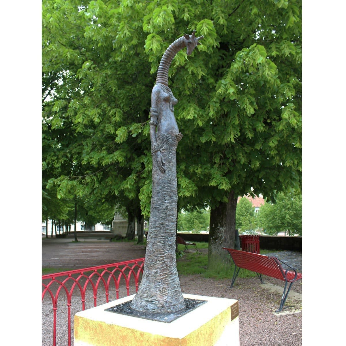 Sophie Verger, Grande Girafe Enceinte / Big Pregnant Giraffe, 2014 | Art Yī