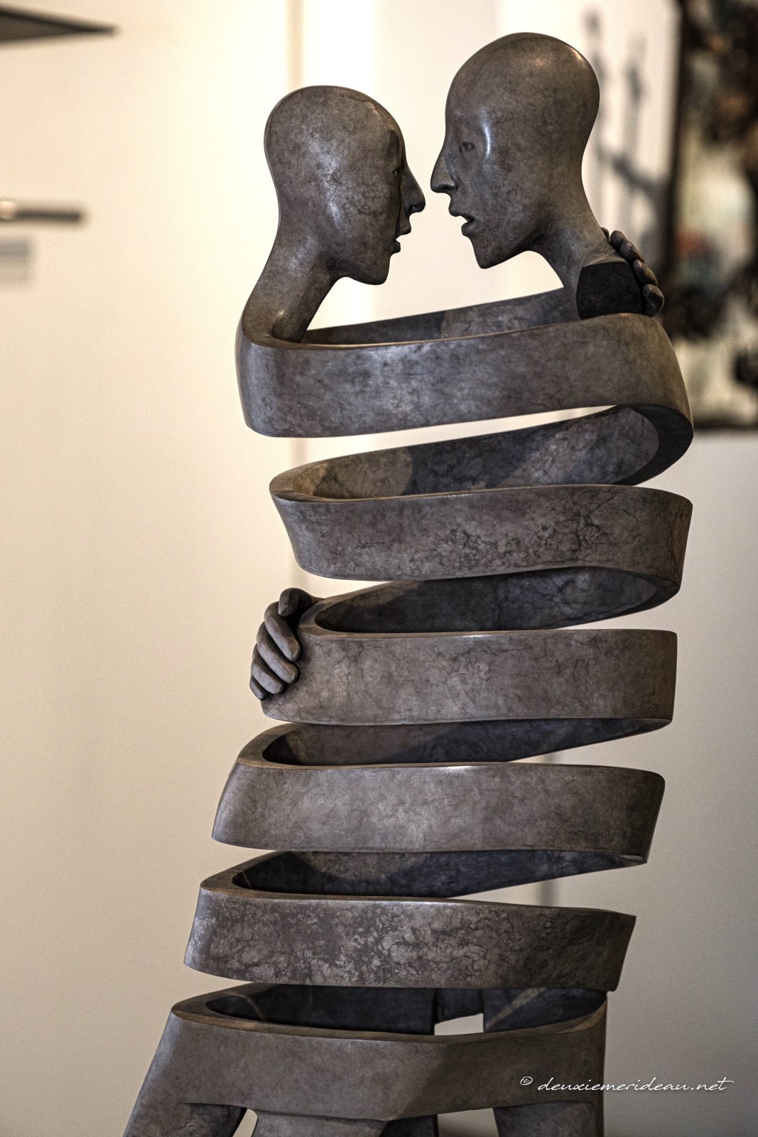 Isabel Miramontes hedendaagse bronzen sculptuur abstracte kunst een tango dans sculptuur een liefdespaar beeldhouwkunst kunst yi gallery brussels