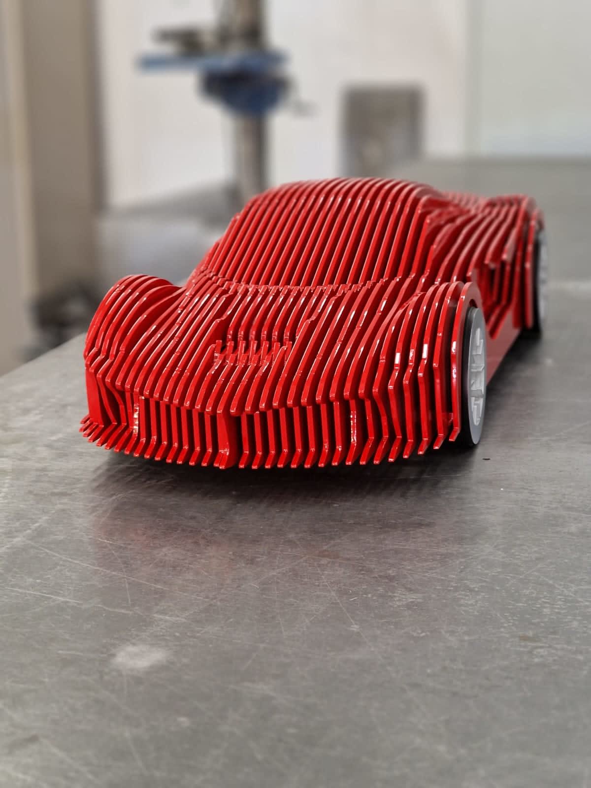 la ferra rossa ferrari scultura di auto contemporanea collezione di auto di lusso modello metal art jean paul kala