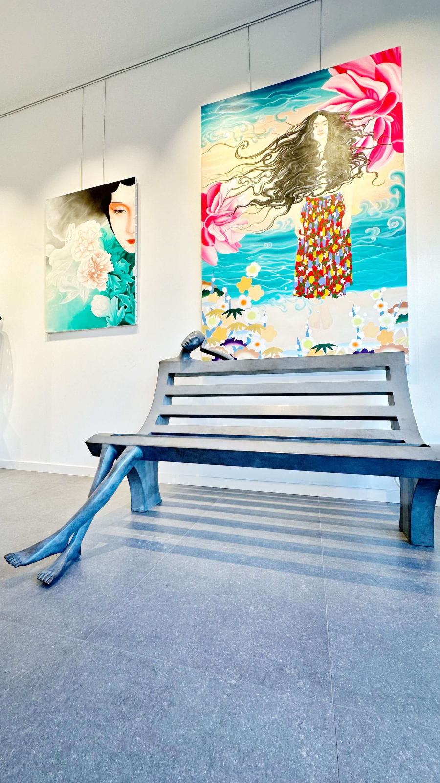 Daydream bankstoel abstract eigentijds brons tuinbeeld monumentaal beeldhouwwerk isabel miramontes tuindecoratie ontwerp zwembad stoel kunst yi galerij brussel