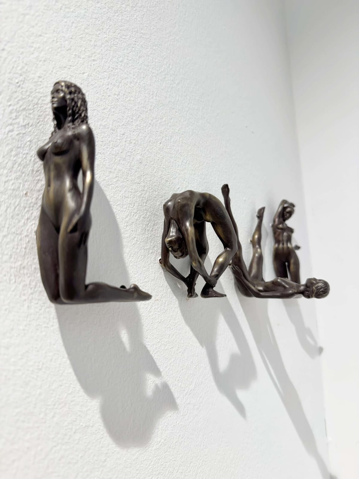 Sculpture letter LOVE by Marc de Corte contemporary bronze sculpture sculpture phrase poem word personalized at the Art Yi gallery in Brussels