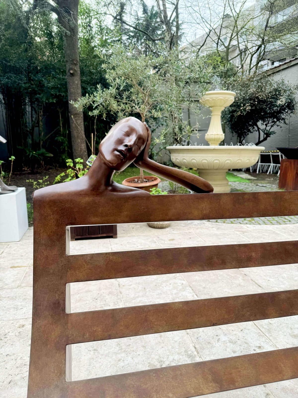 Daydream bench sculpture Isabel Miramontes monumental bronze sculpture for garden sculpture garden design garden art exterior design in Hotel Barsey by Warwick in Brussels Art Yi gallery Brussels art gallery