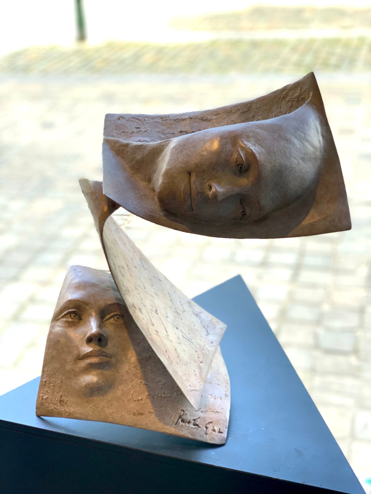 tris scultura bronzo contemporanea scultura viso scultura libro paola grizi scultura italiana scultura giardino arte yi galleria d'arte di bruxelles