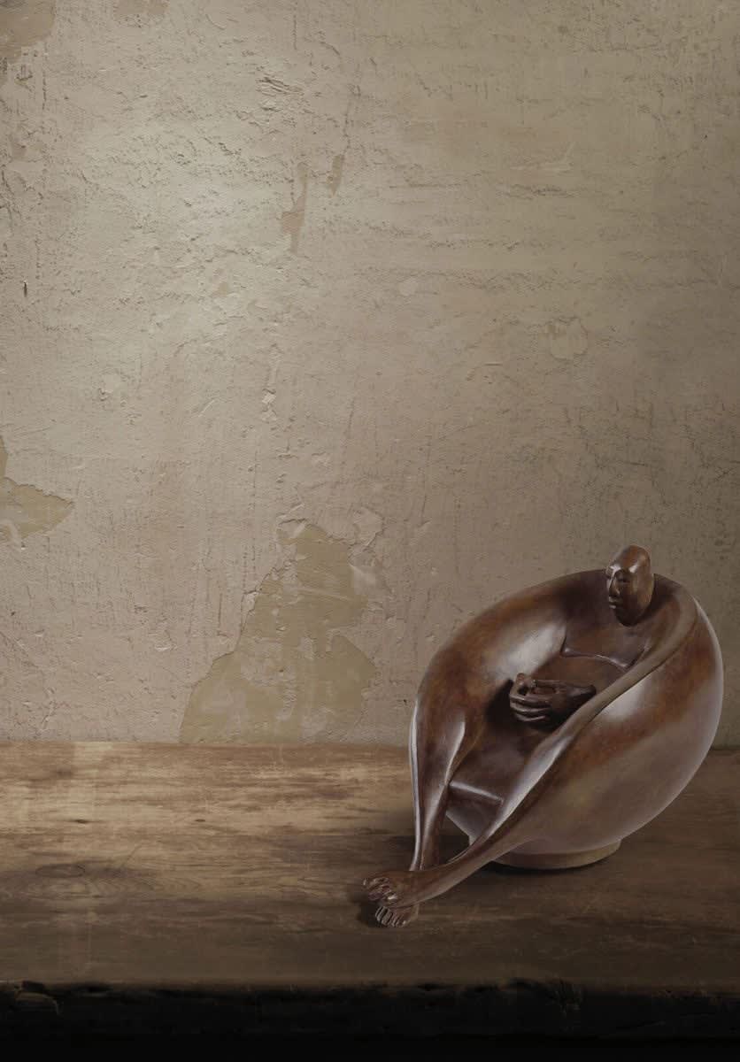 Isabel miramontes contemporary bronze sculpture abstract art sculpture decoration design minimalism figurative sitting in a chair thinking