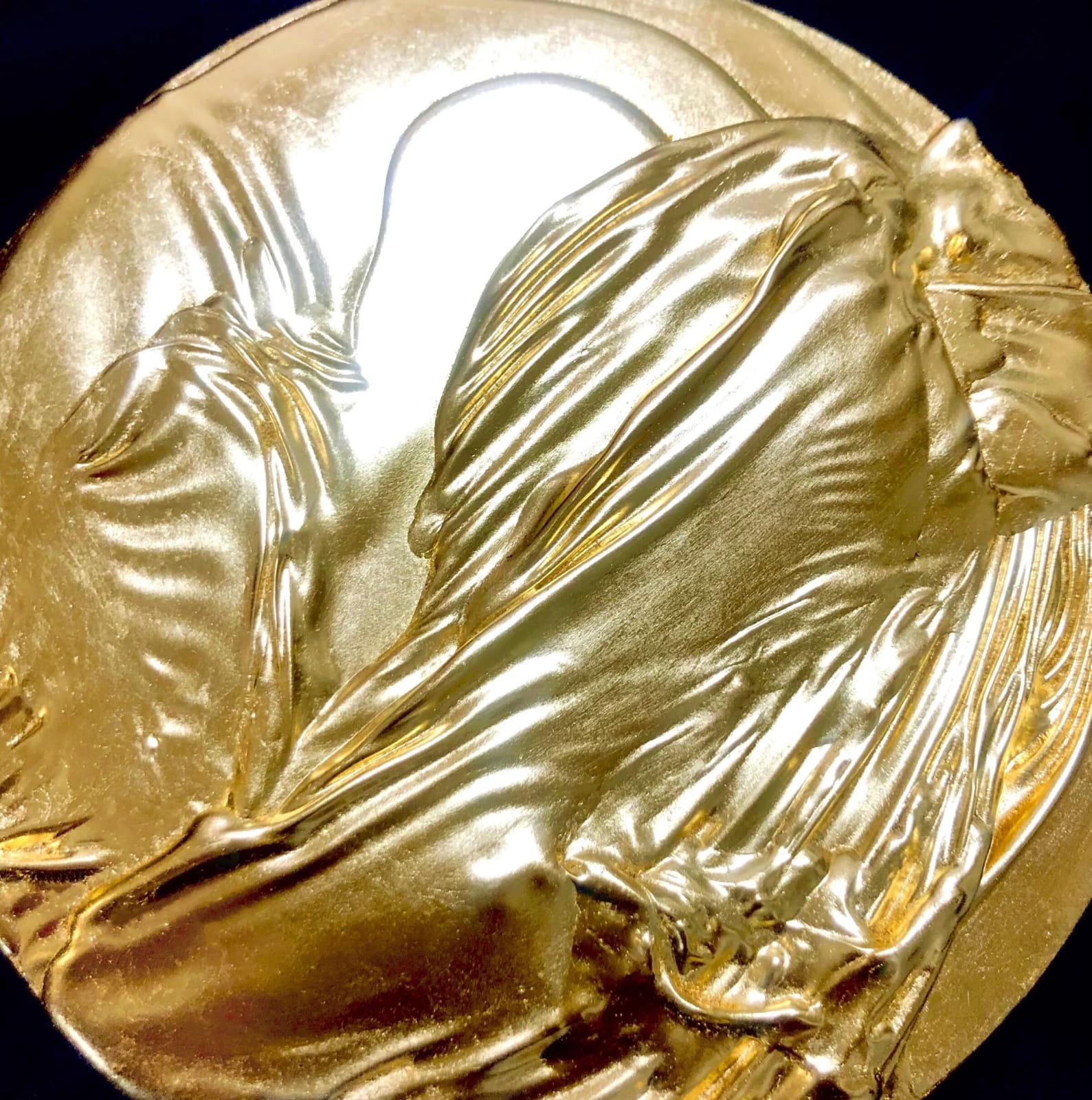 Plis d’espace et de temps puissance inconnue résine art feuille d’or art japonais peinture abstraite art abstrait techniques mixtes Galerie Art Yi Galerie d'art de Bruxelles