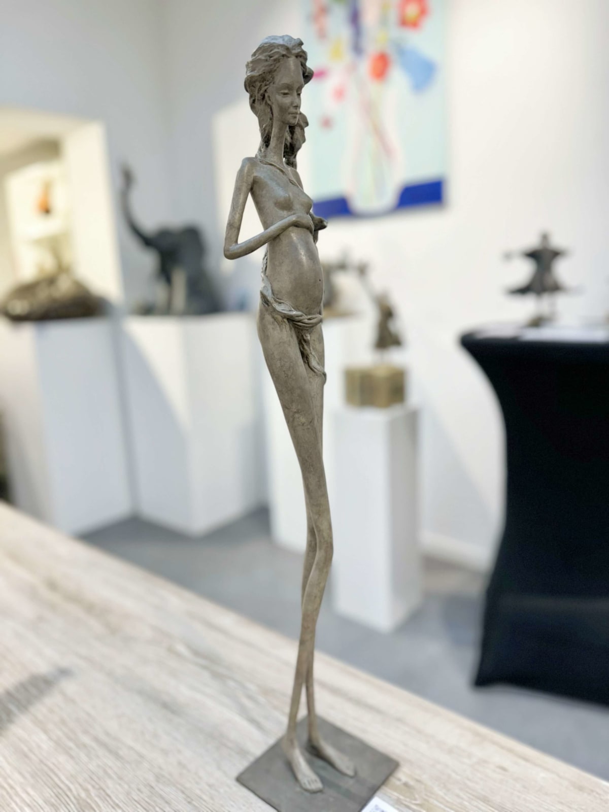 Venus Hedwige Leroux schwangere Frau schöne junge Mutter zeitgenössische Bronzeskulptur Kunst Art Yi Galerie Brüsseler Kunstgalerie