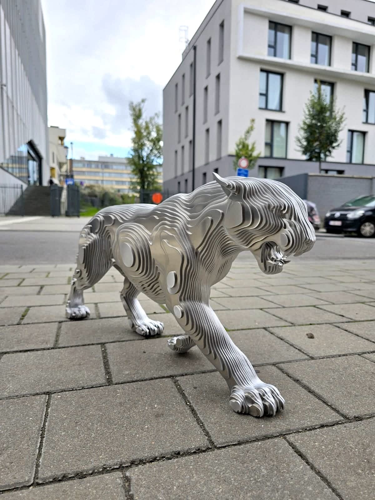 Pumaa leopard sculpture Jean Paul Kala contemporary animal sculpture Art Yi gallery Brussels art gallery