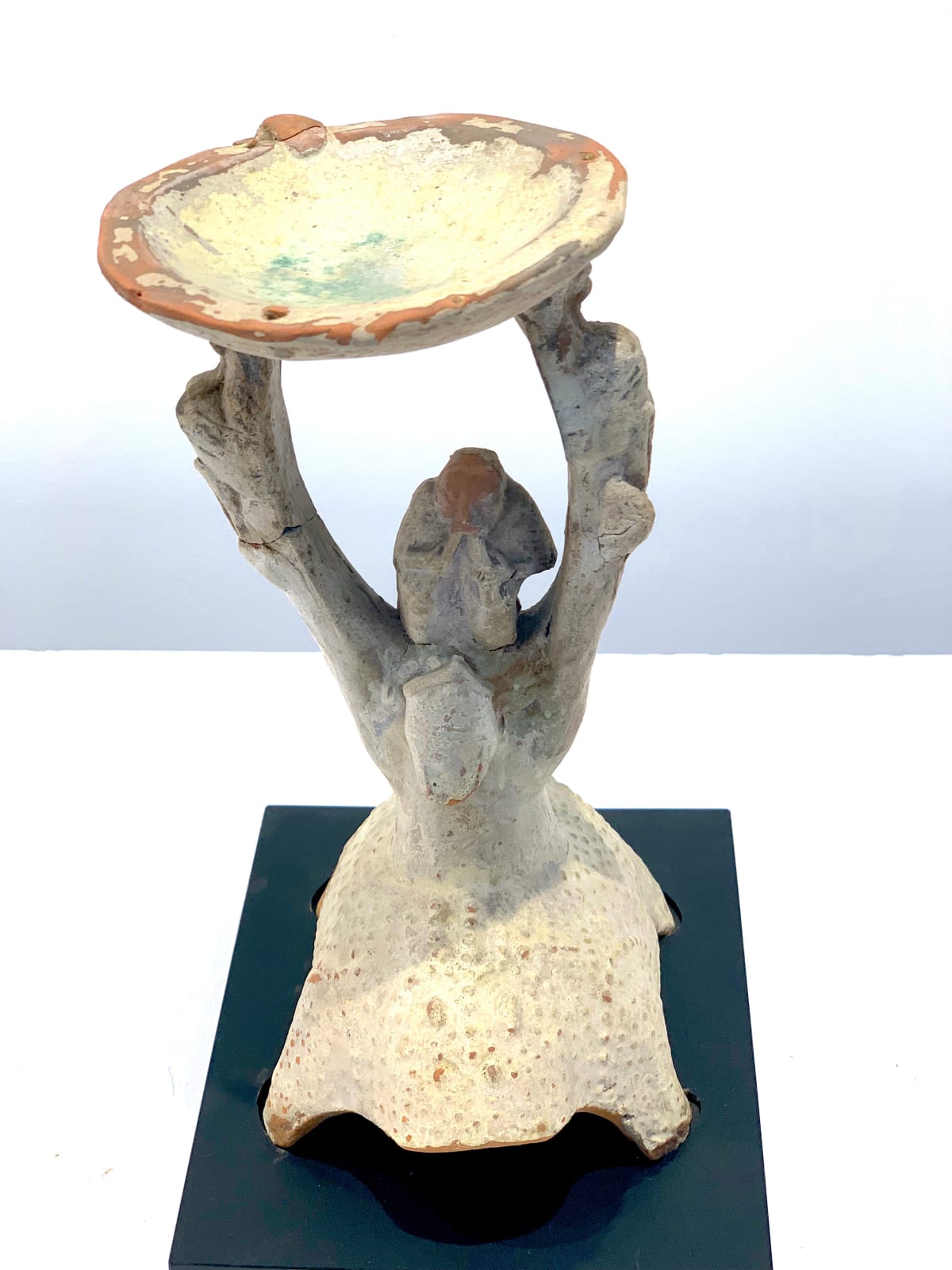 han-dynastie Geglazuurd Aardewerk Lamp Stand chinese antieke aardewerk art yi brusselse kunstgalerij
