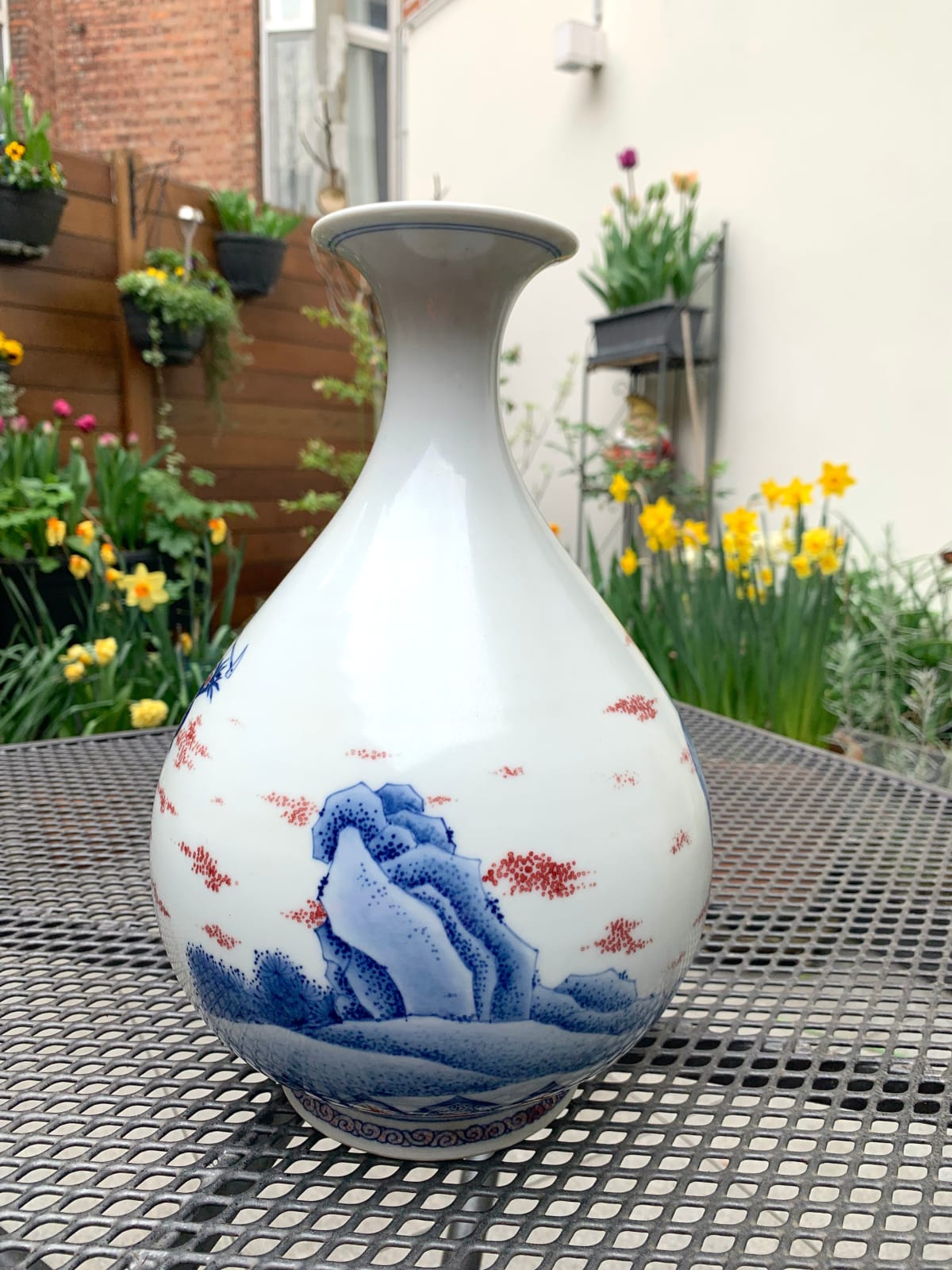 Qing Dynasty Style Blue and White and Red Underglaze Figurative Jade Pot Spring Vase (Bottom signed in Kangxi Period) Tsai Hsiao-fang contemporary ceramic art asian ceramic art asian porcelain art blue ceramic vase blue porcelaine vase art collection Art Yi gallery Brussels art gallery