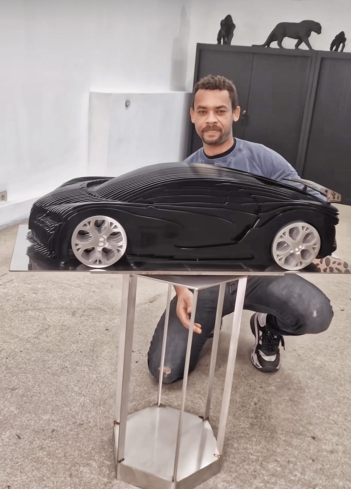 Chirona black luxury racing car sculpture Jean Paul Kala contemporary car sculpture Art Yi gallery Brussels art gallery