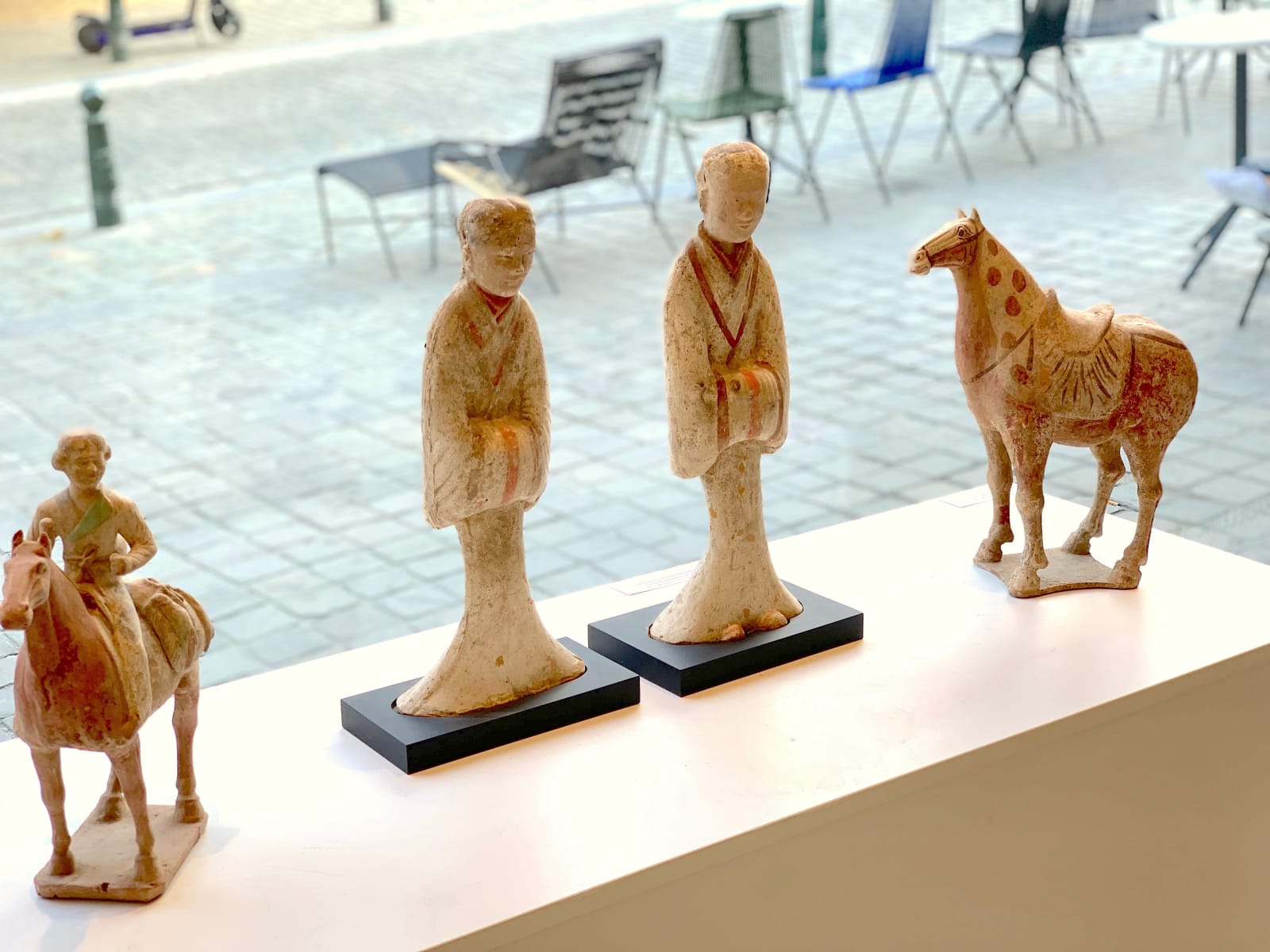 Chinese Antiques 中国古董, A Pair of Painted Pottery Figure