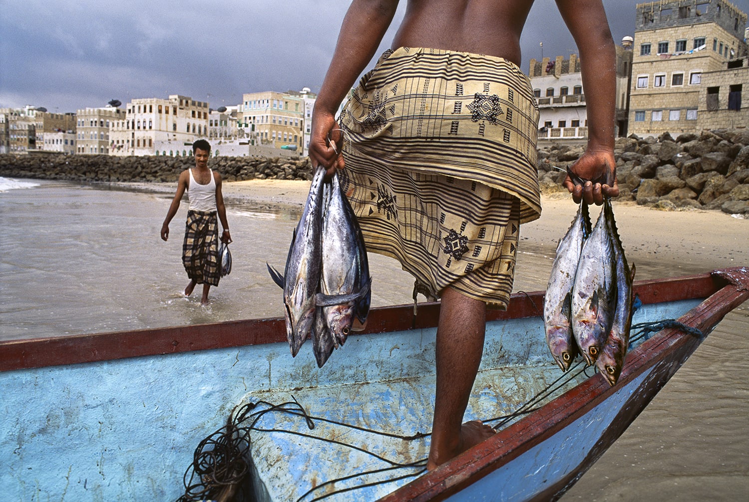 Steve McCurry, Fishermen, Al Mukalla, Yemen, 1997
