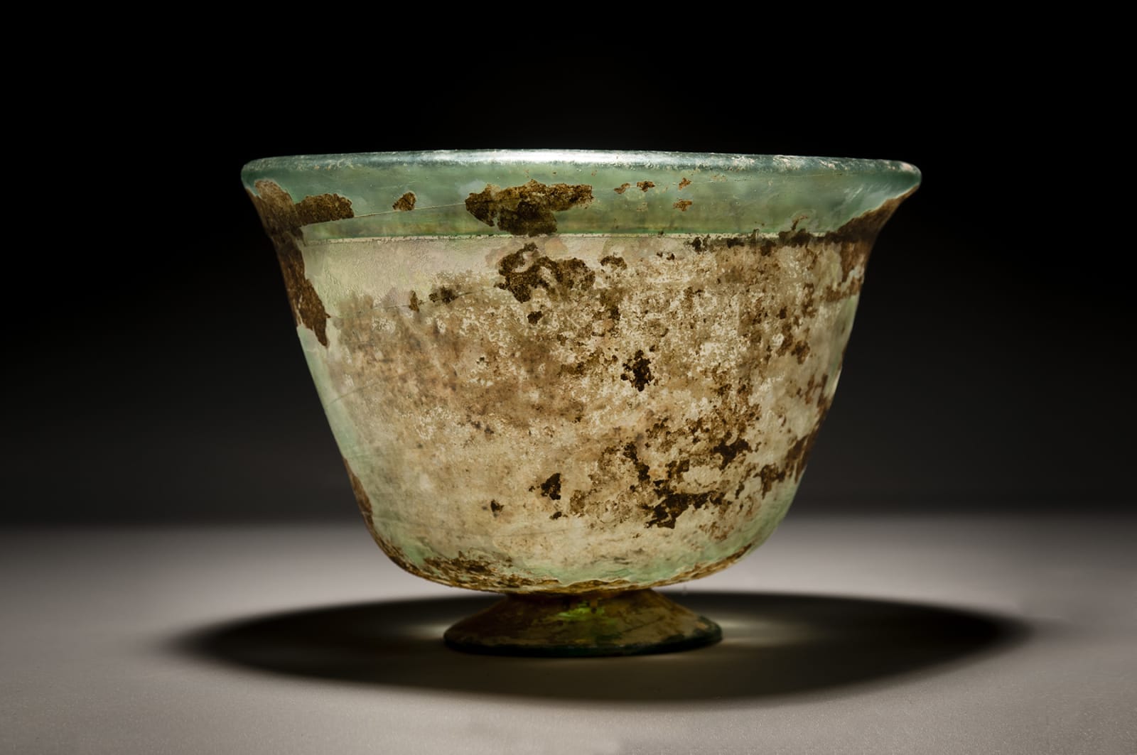 A Large Glass Bowl with A Pedestal Foot, Early Roman Period 100 C.E.