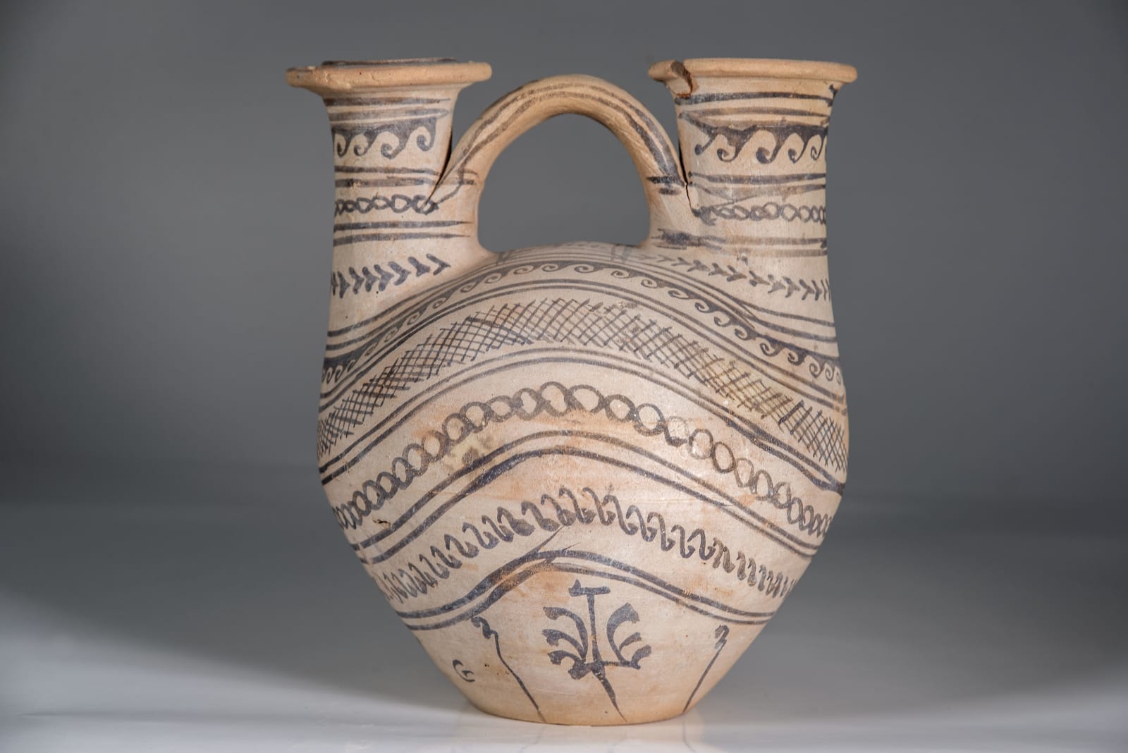 A Large Daunian Askos, Greek, Magna Graecia, Daunia. 4th Century B.C.E.