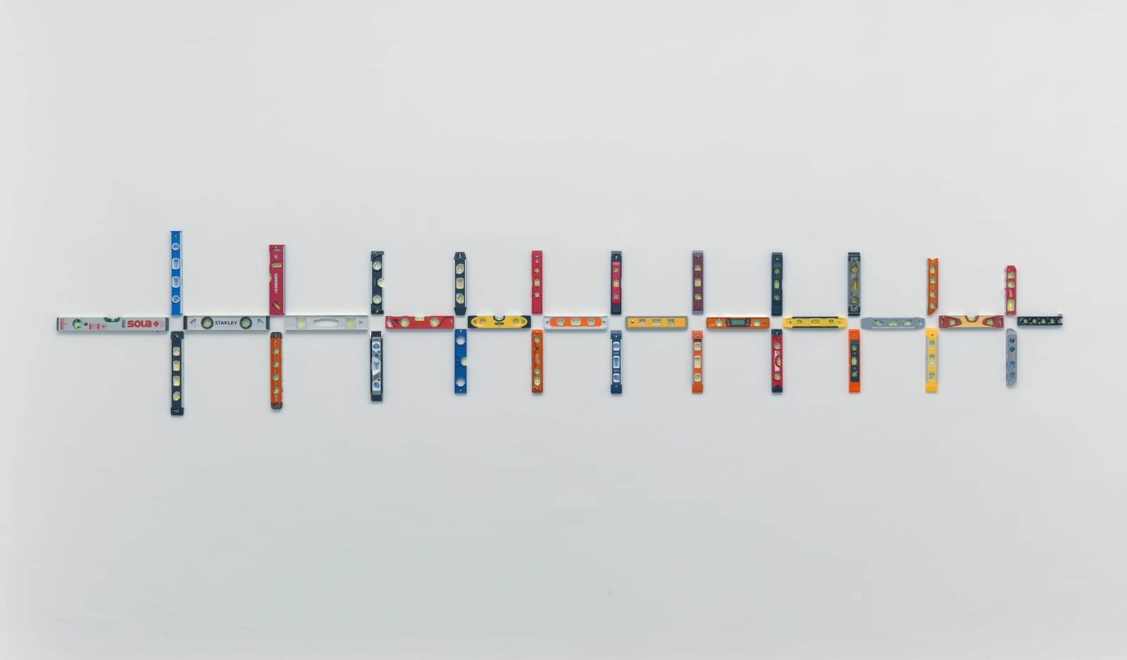 Jac Leirner, Another Spine (Spirit Levels), 2017