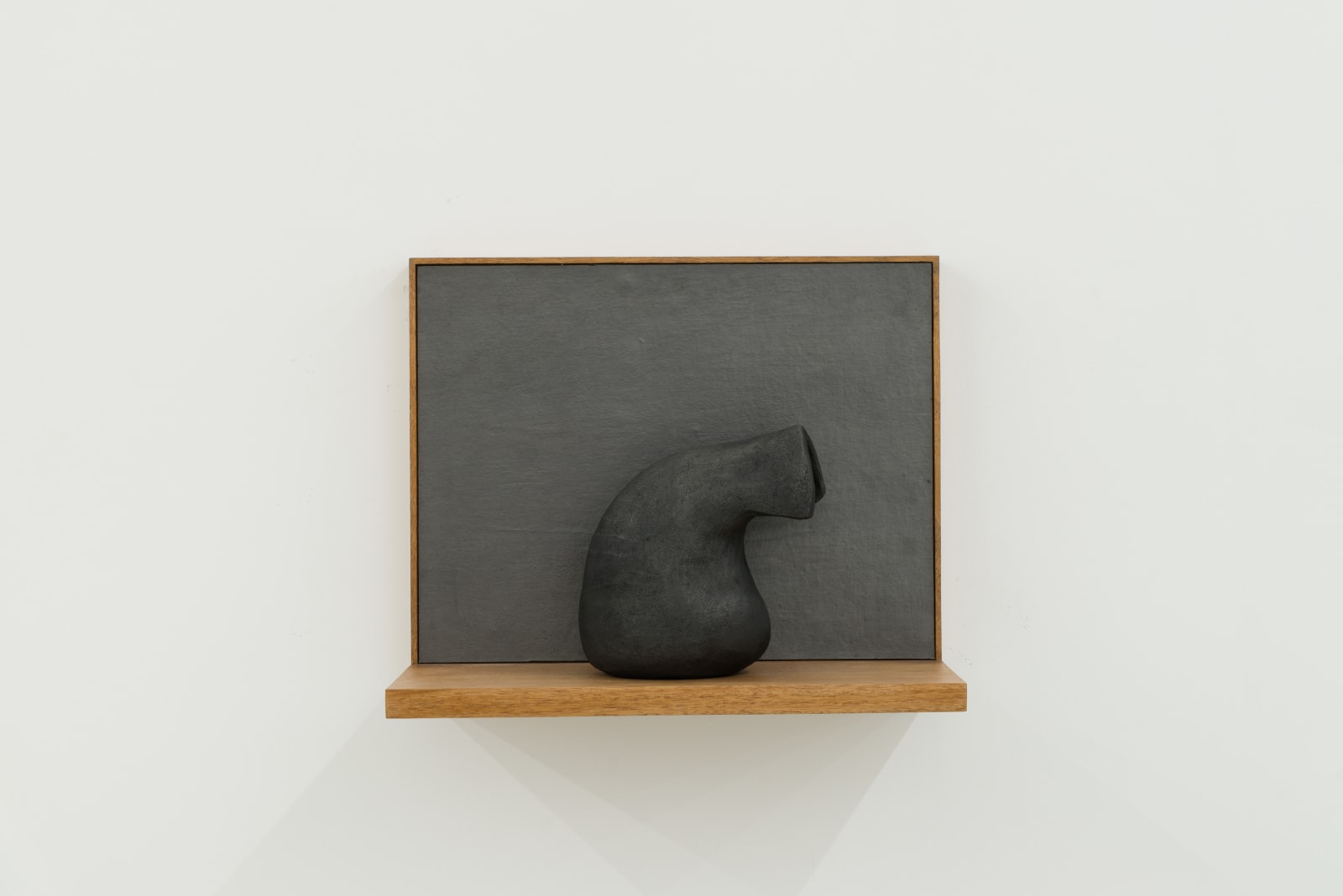 Gala Porras-Kim Gala Porras-Kim, Vessel and the grave 器皿和坟墓, 2017