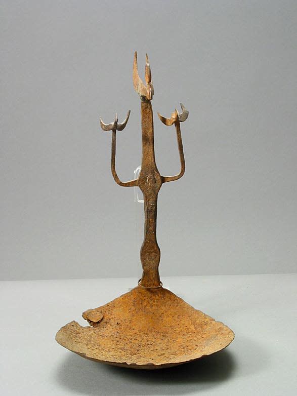 Yoruba Iron Oil Lamp, 19th Century CE - 20th Century CE