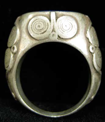 Ottoman Silver Ring Featuring a Lapis Lazuli Stone, 18th Century CE - 19th Century CE