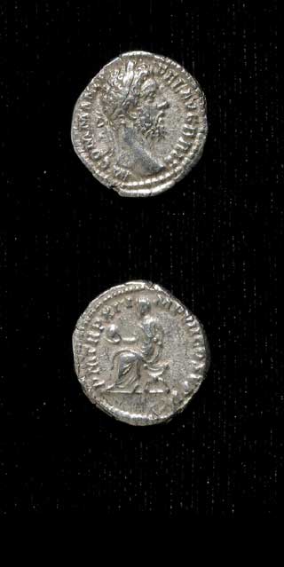 Silver Denarius of Emperor Commodus, 180 CE - 192 CE