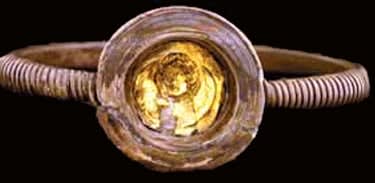 Roman Silver Arm Bracelet With Gold Medallion, 300 CE - 400 CE