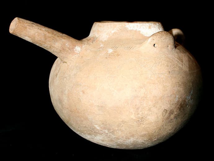 Luristan Terracotta Spouted Veseel, 1200 BCE - 700 BCE