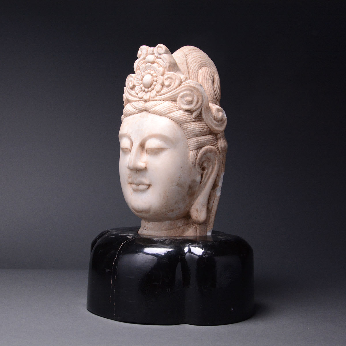Carved Marble Head of Guanyin, 18th Century CE - 19th Century CE