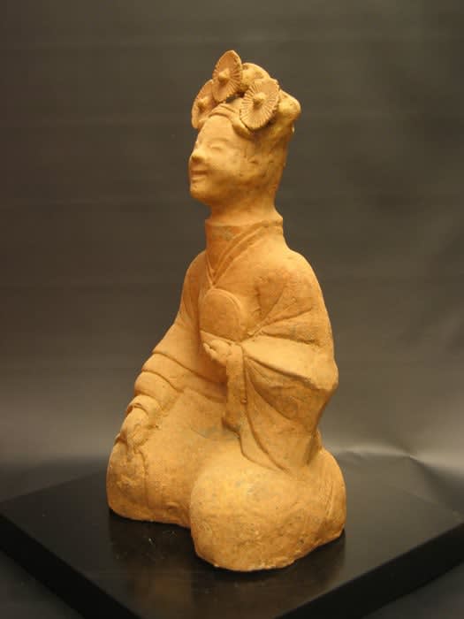 Han Dynasty Painted Pottery 'Sichuan' Lady Holding a Mirror, 202 BCE - 220 CE