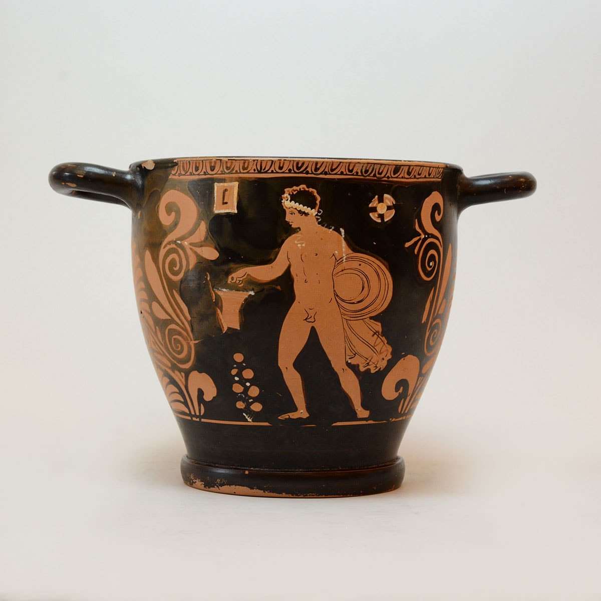 Apulian Red-Figure Skyphos, 400 BCE - 300 CE