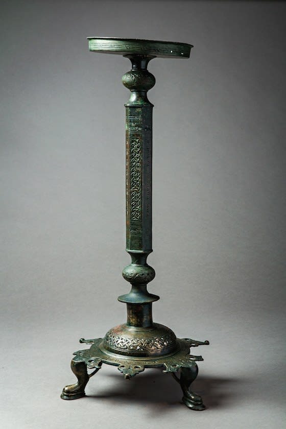 Hexagonal tall lamp stand with a wider upper part