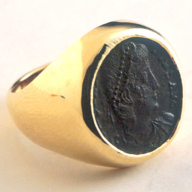 Bronze coin of Roman Emperor Constantine the Great, 307 CE - 337 CE