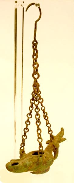 Bronze Oil Lamp with Leaf Pattern Handle, 100 CE - 300 CE