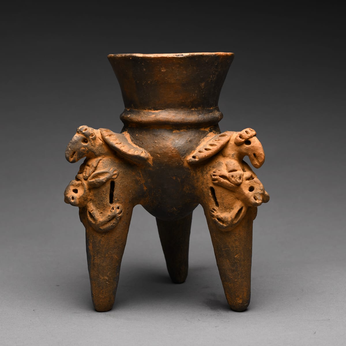 Tripod Vessel, 500 CE - 1000 CE
