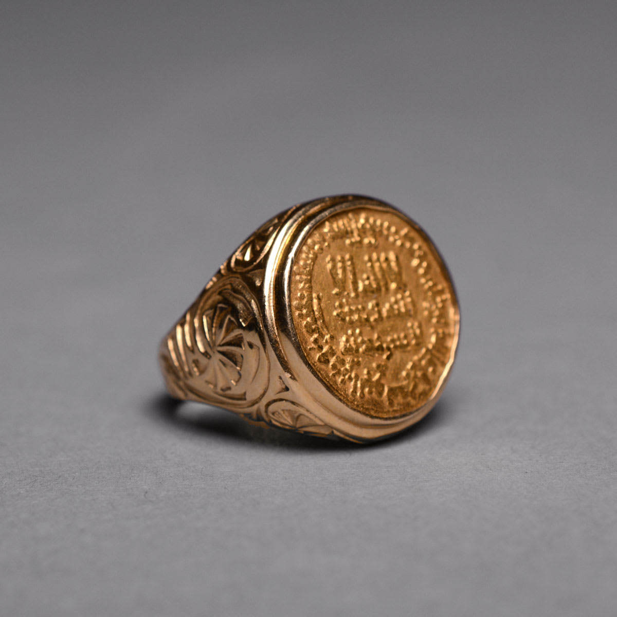 Gold Ring Featuring an Abbasid Gold Dinar, 8th Century CE