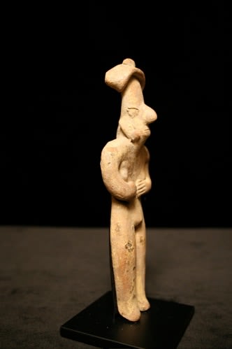 Tuxcacuesco-Ortices Style Colima Terracotta Sculpture of a Woman, 300 BCE - 300 CE