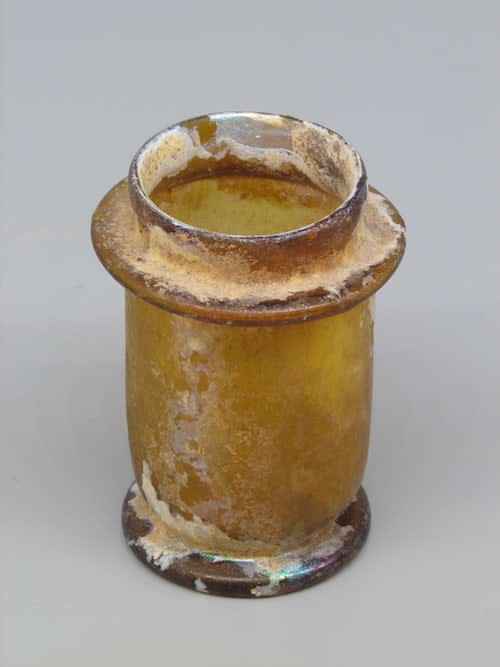 Roman Dark Honey Glass Pyxis, 100 CE - 300 CE