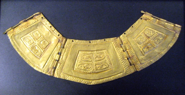 Byzantine gold necklace, 900 CE - 1100 CE
