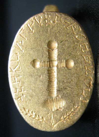 Byzantine Style Gold Seal Ring with Cross, 17th Century CE - 19th Century CE