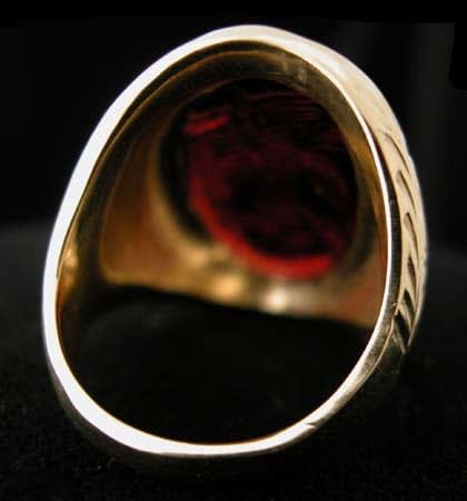 Gold Ring with Classical Revival Garnet Intaglio of an Eagle Carrying off a Rabbit, 18th Century CE