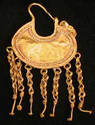 Late Roman/Early Byzantine Gold Earring, 300 CE - 600 CE