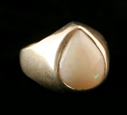 White Gold Ring with Teardrop-Shaped White Opal